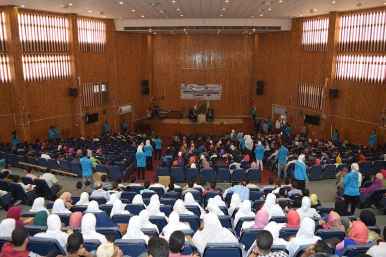 الخرباوى يلقى محاضرة عن ” مصر بين تهديدات الإرهابيين والإستعماريين” بجامعة سوهاج