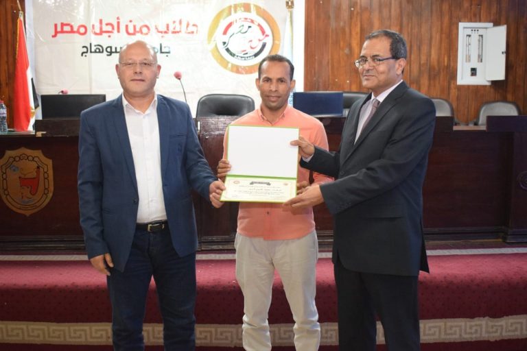 تنظيم دورة تدريبية لتأهيل الطلاب لسوق العمل