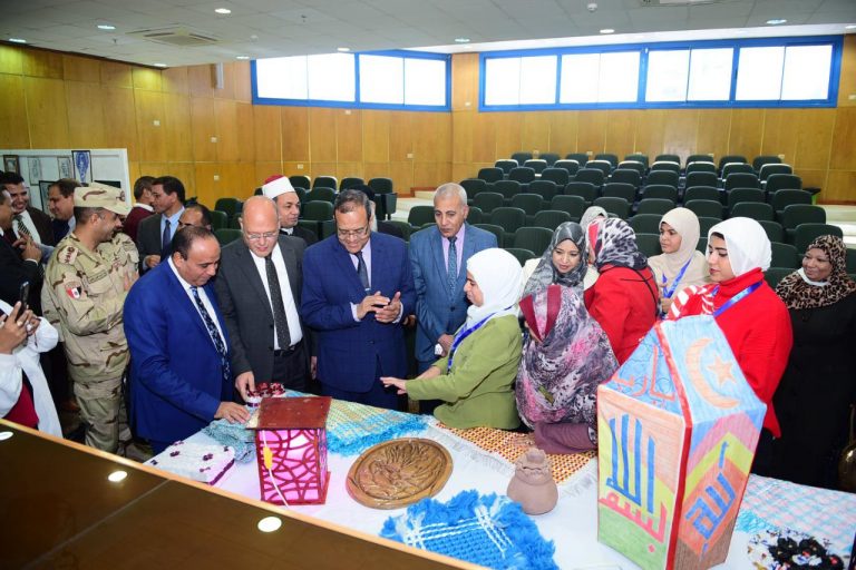 جامعة سوهاج تحتفل بذوى الهمم.. ورئيسها يؤكد على دعمهم وتعزيز حقوقهم بالمجتمع