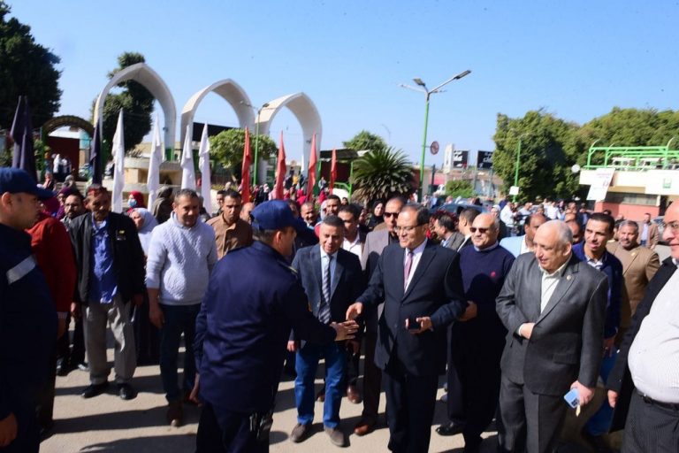 جامعة سوهاج تنفذ خطة الإخلاء التدريبية في حالات الطوارئ بمبني الادارة المركزية
