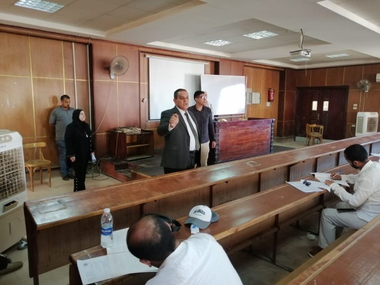 متابعة السيد الأستاذ الدكتور/ محمد الصغير أبوزهاد عميد الكلية امتحانات الدراسات العليا