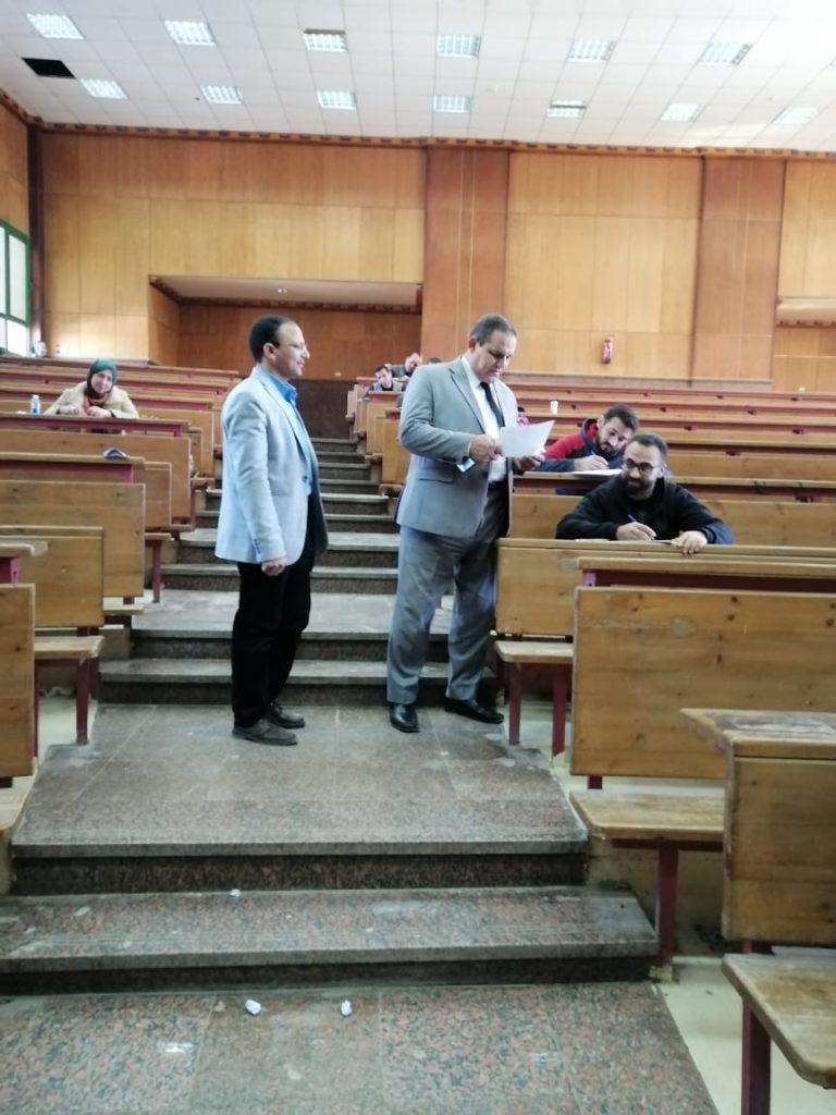 متابعة السيد الاستاذ الدكتور/محمد الصغير أبوزهاد عميد الكلية لأعمال امتحانات الدراسات العليا الماجستير المهني MBA