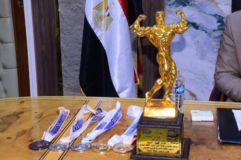 تكريم مستحق من رئيس جامعة سوهاج لأبطال منتخب كمال الأجسام الفائزين بالمركز الثاني على مستوى الجامعات بدورة الشهيد الرفاعي ال53