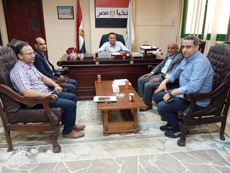 نحو شراكة فاعلة تعزز الابتكار وتدعم التميز المؤسسي.. عميد كلية التجارة يبحث آليات التكامل مع وحدة إدارة المشروعات بجامعة سوهاج